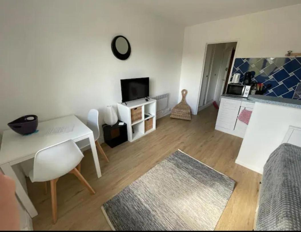 Studio sur la côte fleurie à houlgate. Apartamento Exterior foto